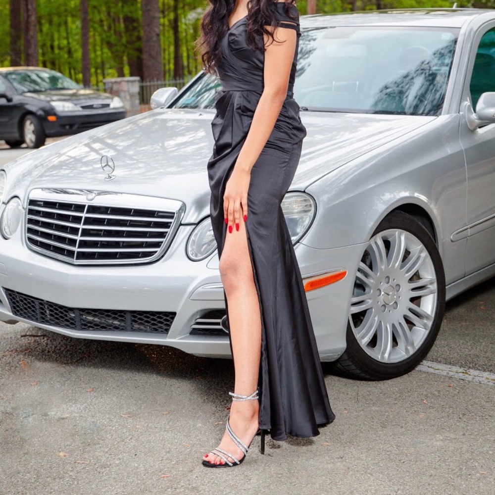 black prom dress